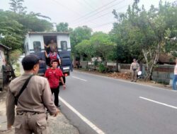 Pilkada Serentak 2024: Penertiban APK Lombok Barat di Kediri Berjalan Sukses