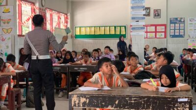 Serunya Kegiatan Polisi Sahabat Anak di Lombok Barat, Edukasi Tertib Lalu Lintas Sejak Dini