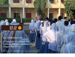 Kegiatan Police Goes to School: Kapolsek Sumbawa Berikan Himbauan di SMAN 2 Sumbawa
