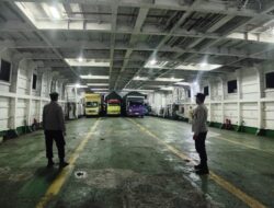 Pelabuhan Lembar Diperketat: Patroli dan Himbauan Kamtibmas untuk Pelayaran Aman