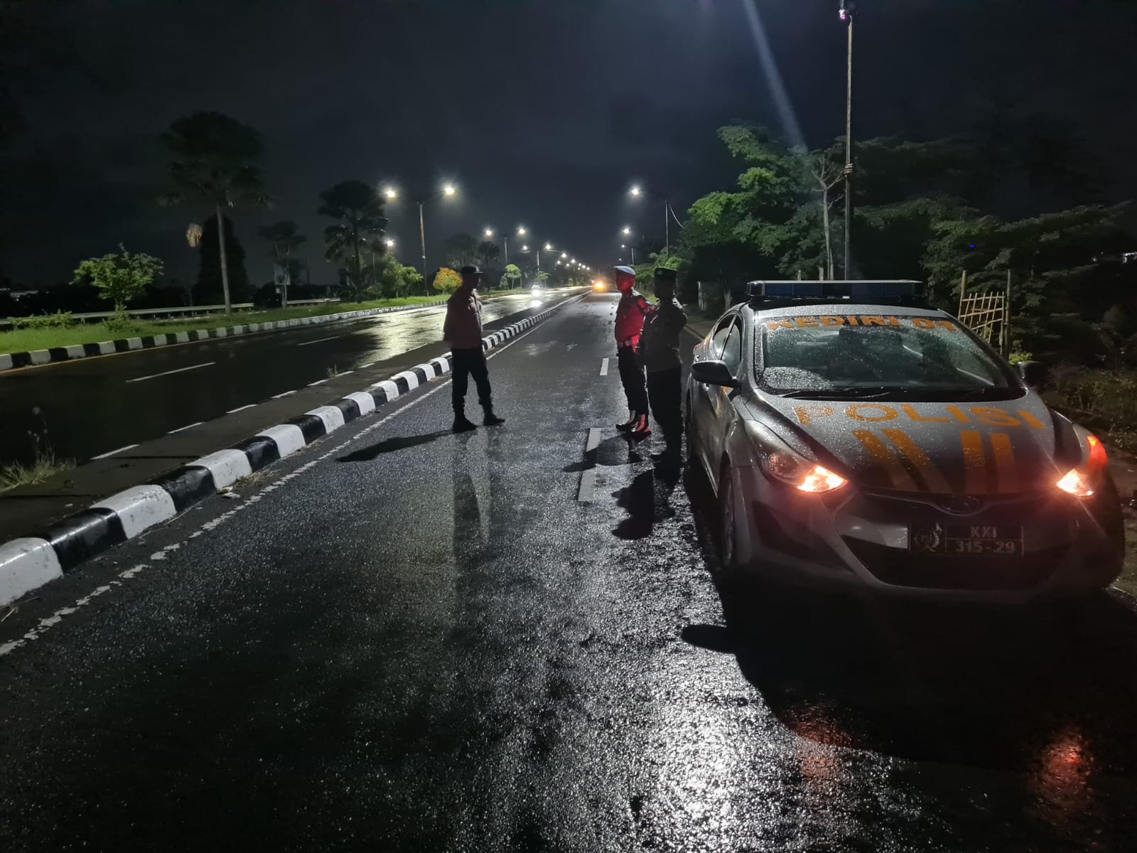 Malam di Kediri, Patroli Blue Light Gempur Aksi Begal dan Balap Liar