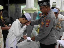 Keutamaan Nisfu Sya’ban: Propam Polres Lombok Barat Gelar Doa Bersama & Santunan