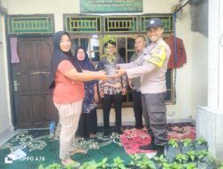 Sinergi Polri dan Masyarakat, KWT Cempaka Bersatu Terima Bantuan Bibit Cabai