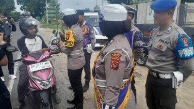 Polres Lobar Gelar Operasi Keselamatan Rinjani 2025: Edukasi Humanis, Reward Sayuran Segar