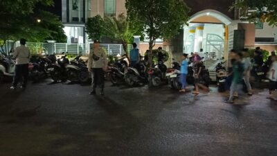 Polsek Labuapi Jamin Keamanan Ibadah Shalat Tarawih Berjamaah di Masjid Arraufurrahim