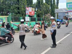 Personel Polsek Rasanae Barat Laksanakan Rawan Pagi di Depan MTSN 1 Kota Bima