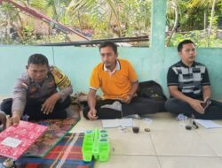 Bhabinkamtibmas Awasi Penyaluran Bibit Pertanian di Sekotong, Lombok Barat