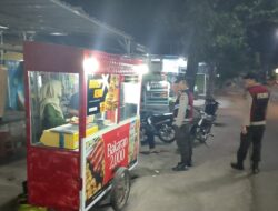 Polsek Bayan Laksanakan Patroli Dialogis dan Blue Light untuk Jaga Harkamtibmas