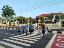 Rawan Pagi Polsek Tanjung, Cegah Kemacetan di Depan SMPN 1 Tanjung