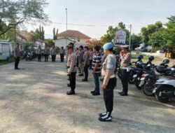 Seksi Propam Polres Lombok Utara Lakukan Pengawasan Internal dalam Pengamanan Audiensi Tenaga Kesehatan