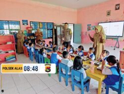 Dukung Program Nasional, Polres Sumbawa Monitor Pendistribusian MBG bagi 2.756 Siswa di Alas