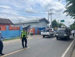 SAT LANTAS POLRES DOMPU GELAR STRONG POINT SIANG, WUJUDKAN KAMSELTIBCAR LANTAS YANG PRESISI